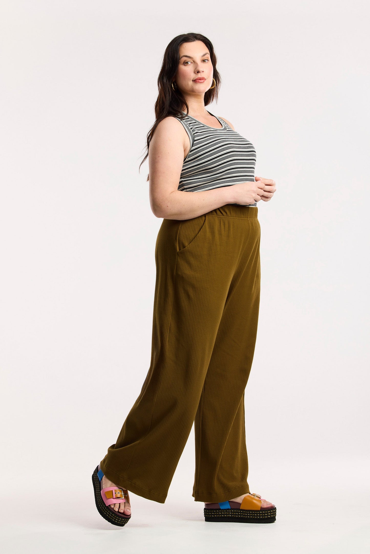 Pantalon large côtelé Traveller Luxe